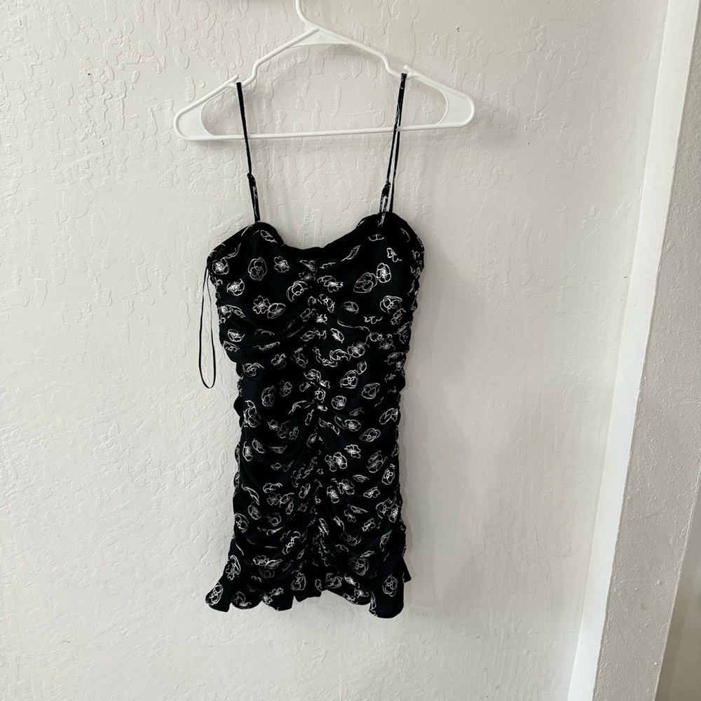Lush Black White Floral Print Cami Ruched Flutter Mini Dress S - Picture 7 of 12